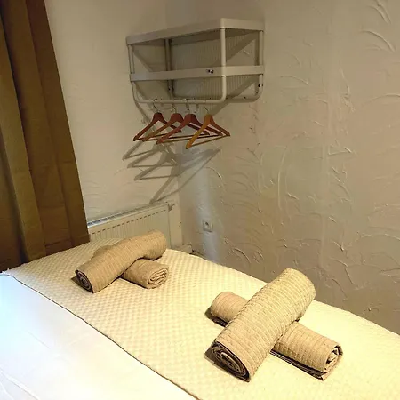 Cozy 1br & Living Near Center شقة
