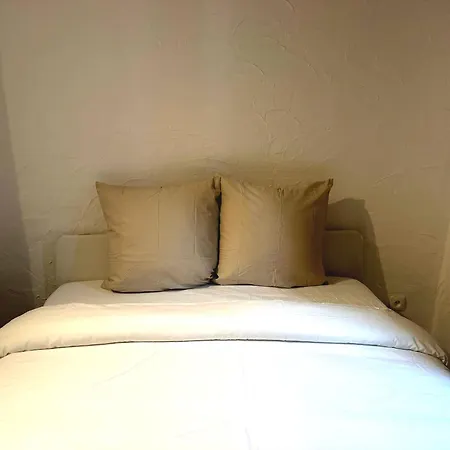 Cozy 1br & Living Near Center *