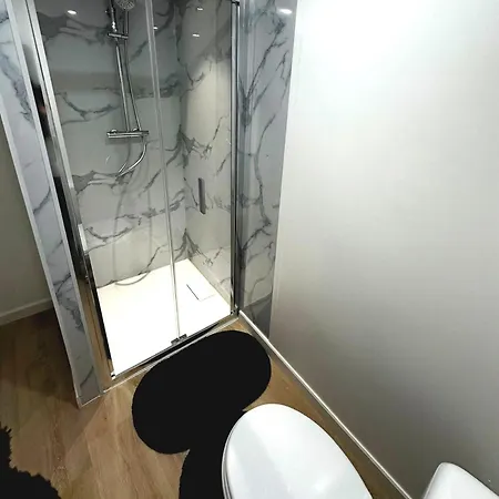 Cozy 1br & Living Near Center خنت